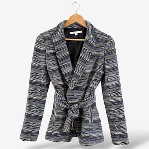 Veronica Beard Blue Tweed Belted Jacket Size 4 Long Sleeve Short Coat Preppy